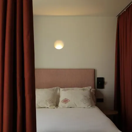 El Faro Unkempt - Tazones 4*