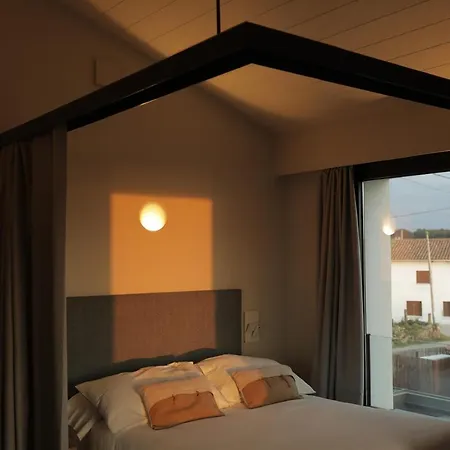 El Faro Unkempt - Tazones 4*