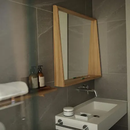 El Faro Unkempt - Tazones Aparthotel