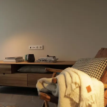 El Faro Unkempt - Tazones