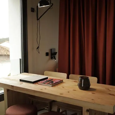 El Faro Unkempt - Tazones