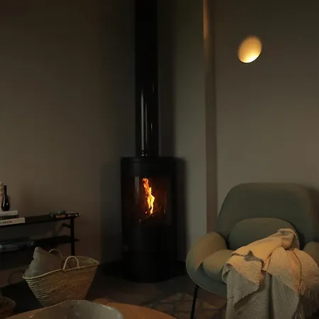 El Faro Unkempt - Tazones