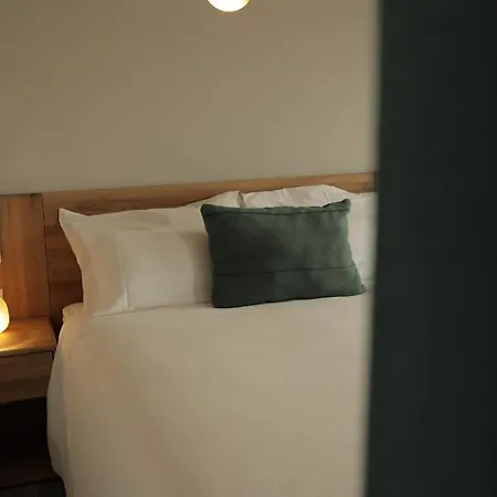 El Faro Unkempt - Tazones 4*