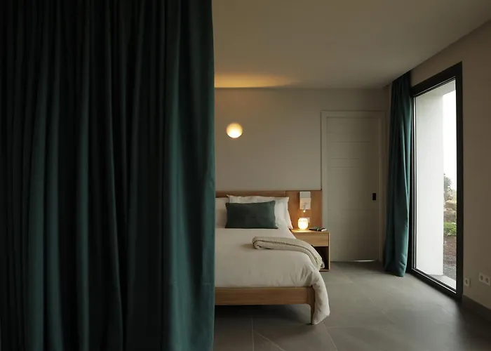 El Faro Unkempt - Tazones 4*