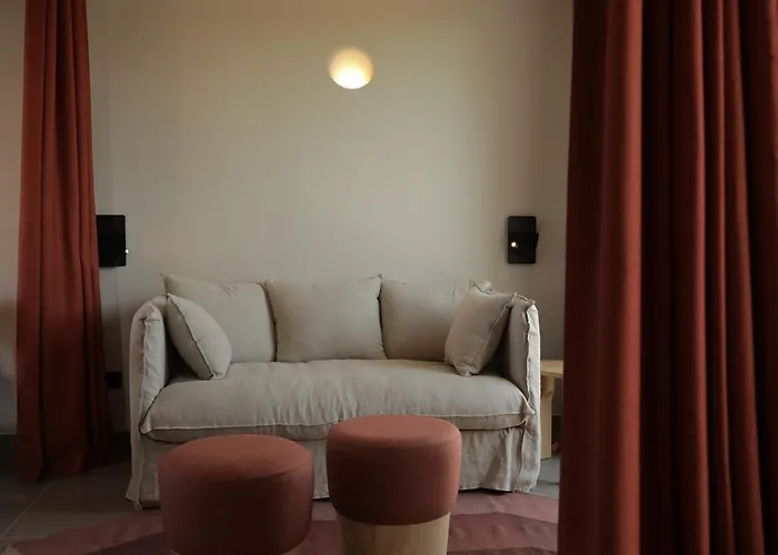 El Faro Unkempt - Tazones Aparthotel 4*