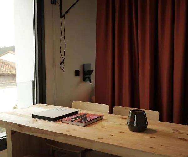 El Faro Unkempt - Tazones