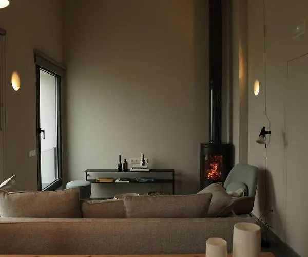 Aparthotel El Faro Unkempt - Tazones