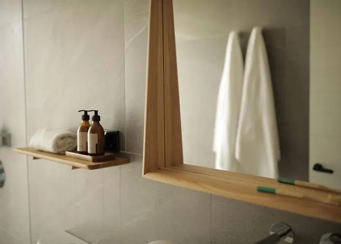 El Faro Unkempt - Tazones Aparthotel Villar (Oles)