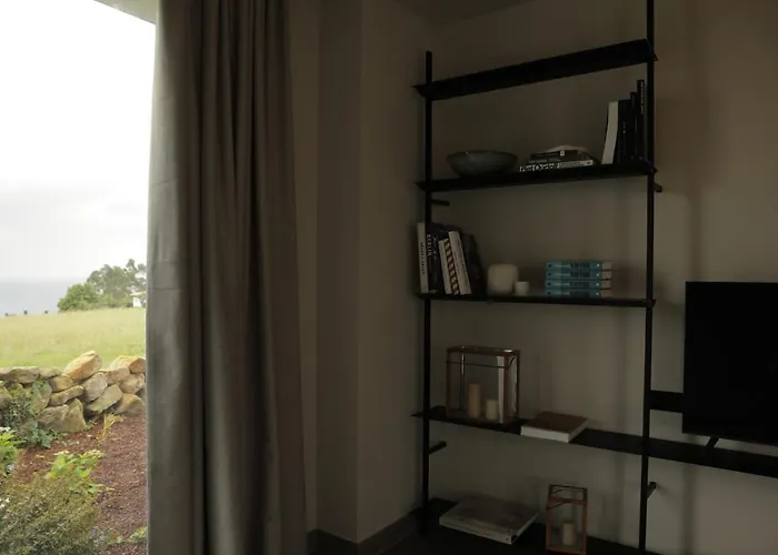 El Faro Unkempt - Tazones Aparthotel 4*