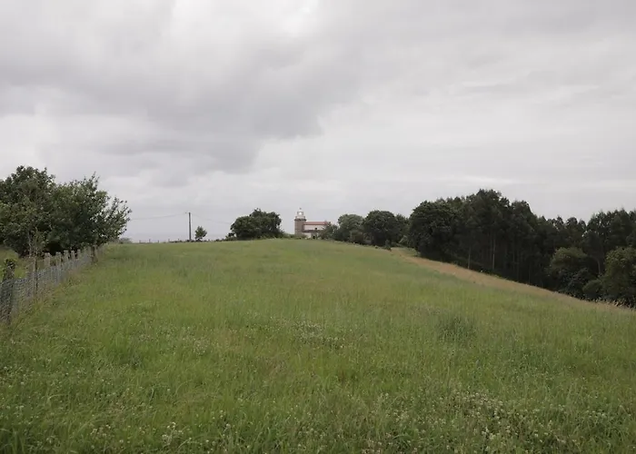 El Faro Unkempt - Tazones Aparthotel