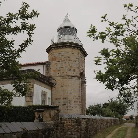 El Faro Unkempt - Tazones Apartahotel Villar (Oles)
